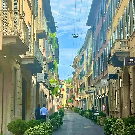 Design On 2 Floors Via Della Spiga Appartement *