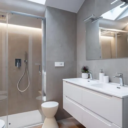 Design On 2 Floors Via Della Spiga