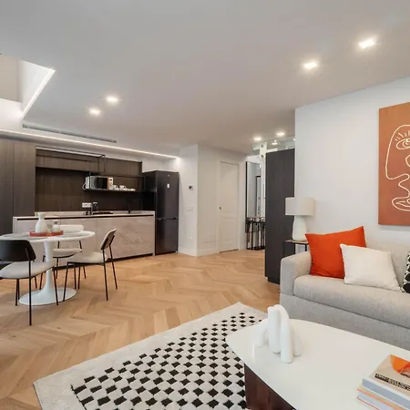 Appartement Design On 2 Floors Via Della Spiga Milaan